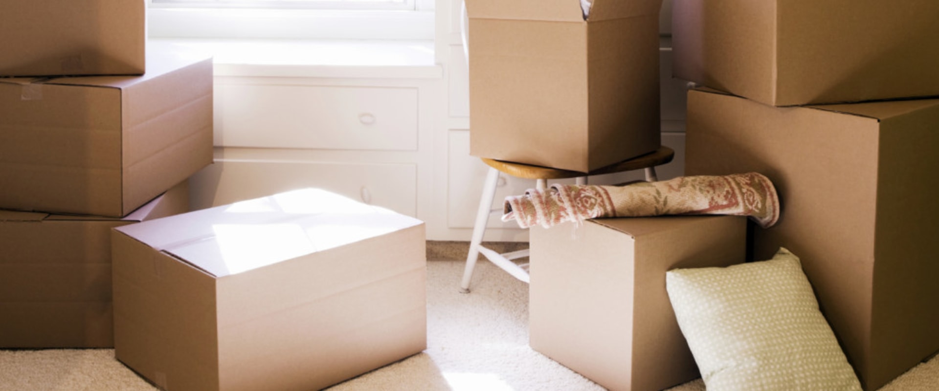 Comparing Prices and Services Offered for Movers